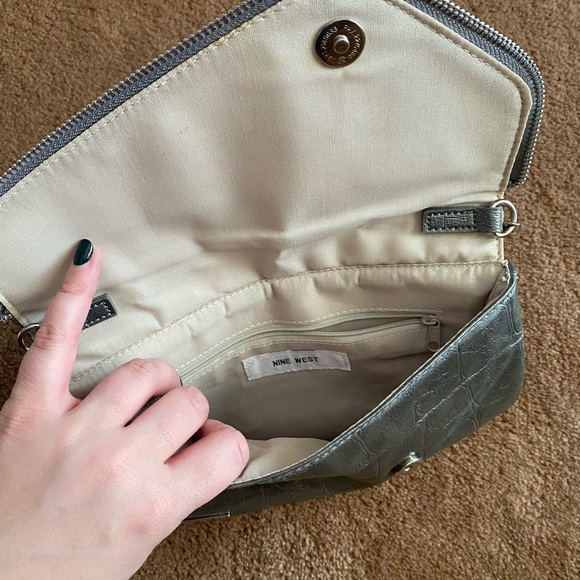 NINE WEST silver clutch - Picture 2 of 2